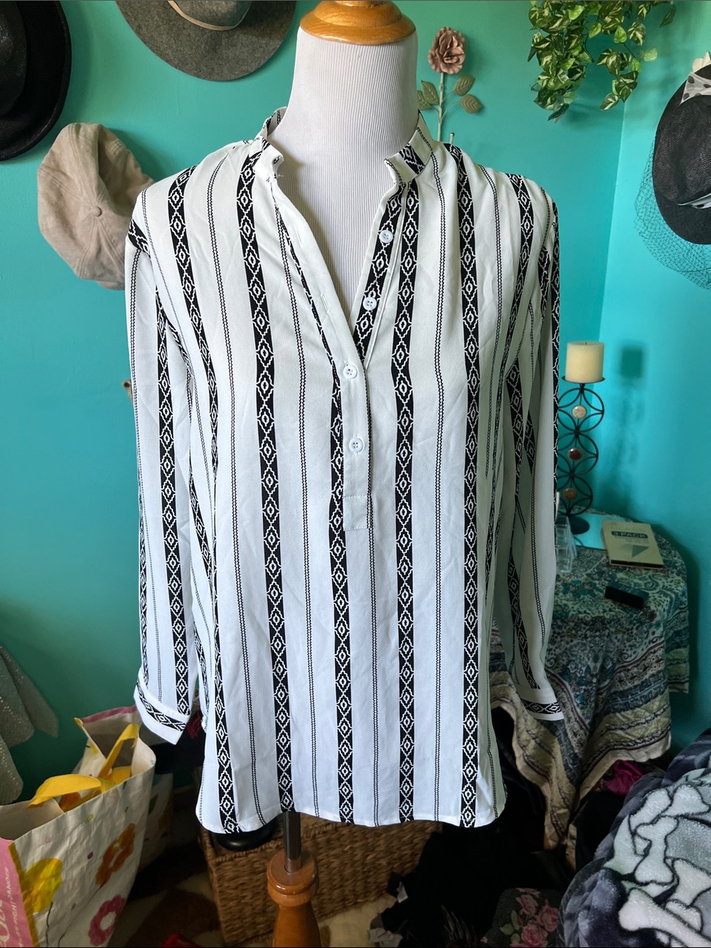 Womens Black & White Striped Button-Front Blouse